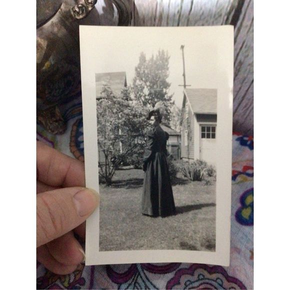 Antique Photo Lady in a Black Dress 5” x 3” Mourning Dress - Picture 5 of 11